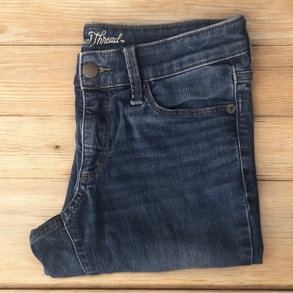 Universal Thread Dark Wash Mid Rise Jeans - Picture 2 of 4